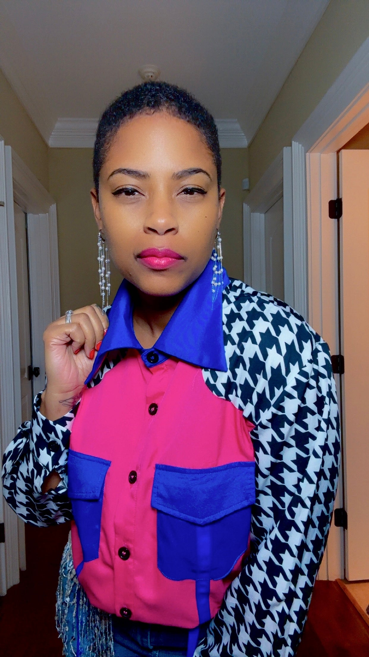 Blusa con cintas en contraste