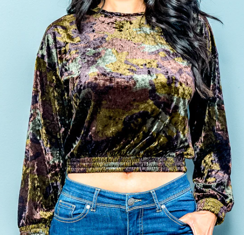 Top de terciopelo con mangas