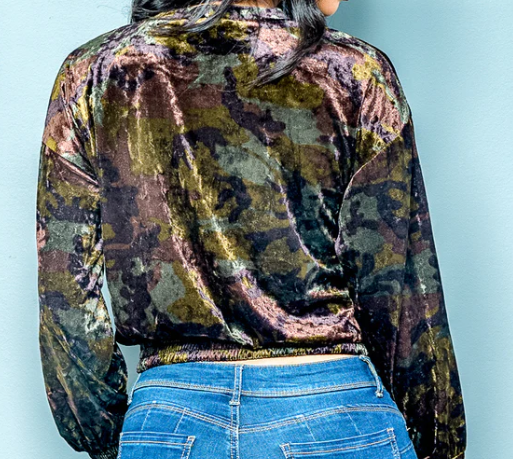 Top de terciopelo con mangas